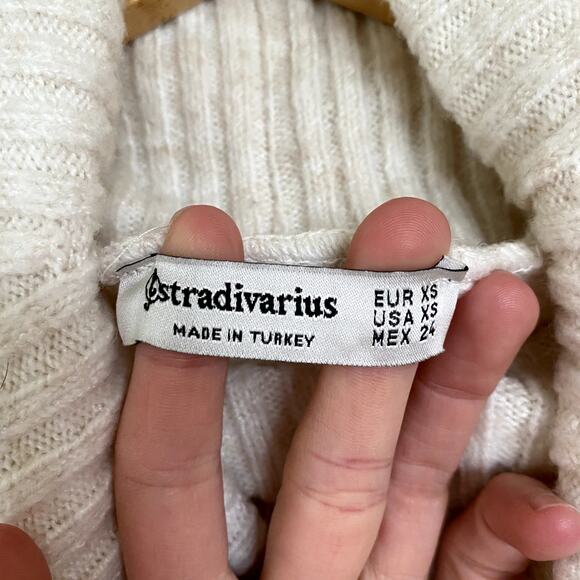 Stradivarius Cream Frayed Hem Turtle Neck Pullover Sweater Women's XS - Picture 4 of 6